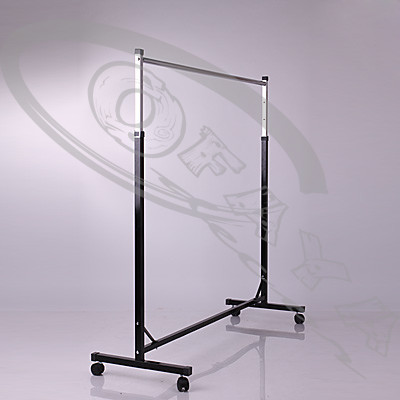 Single adjustable clothes rail