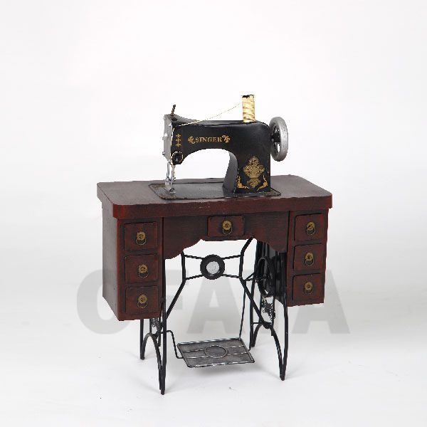 51201 - Sewing machine decoration