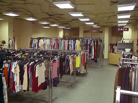 Обзавеждане за магазини за дрехи втора употреба